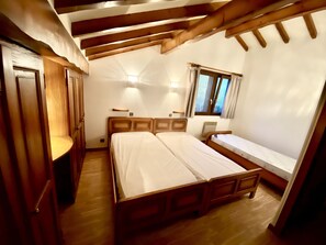 4 soveværelser, strygejern/strygebræt, weekendseng, gratis Wi-Fi