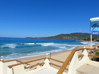 Piscina Casa T3 CA y Cerca de las Playas de Santa Lucía de Porto Vecchio