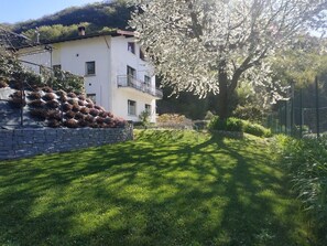 Property grounds - The Best Place To Visit Como Lake (Barni (COMO))