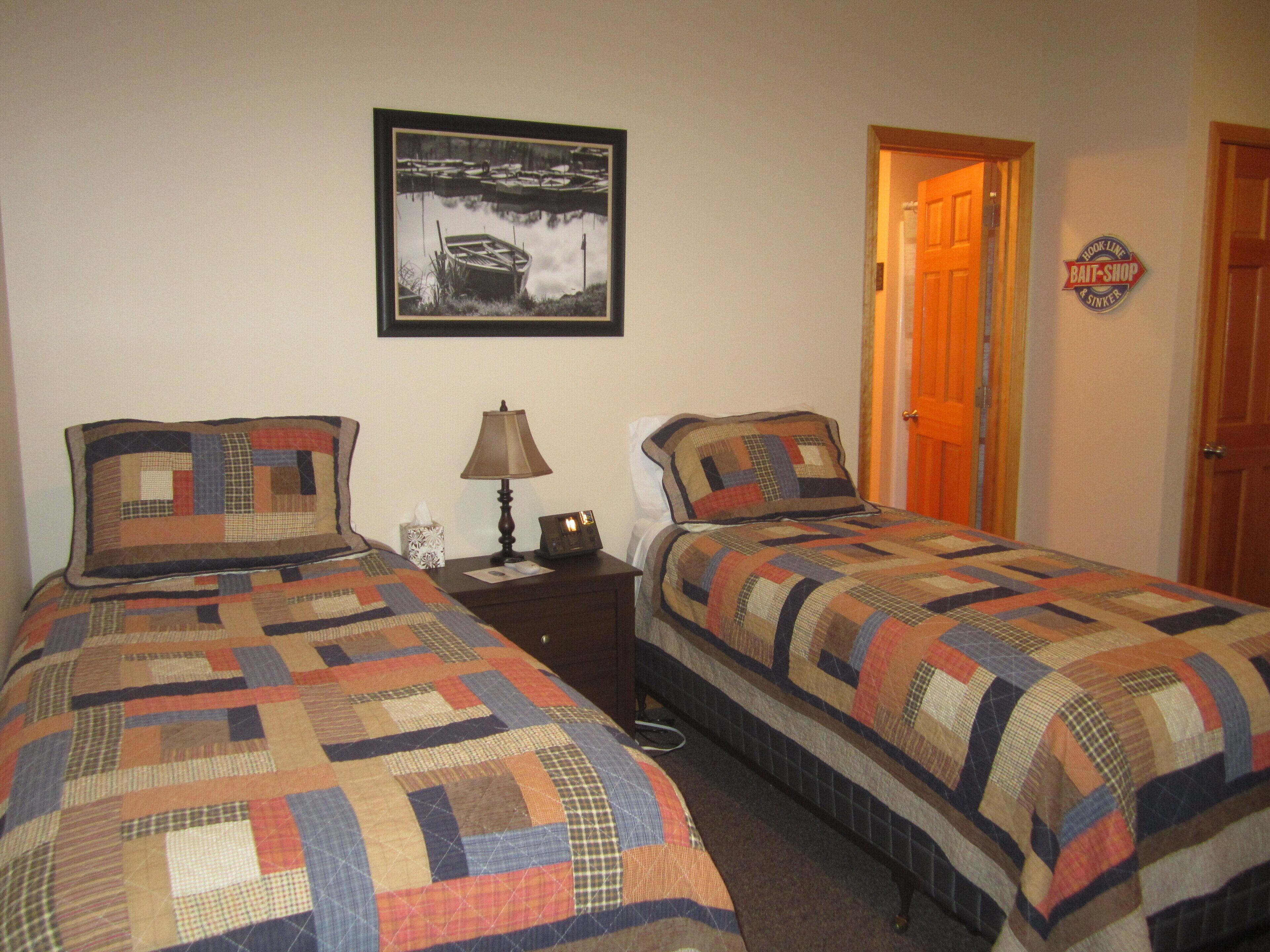 Room 4 @ Montana's Wolf Creek Lodge