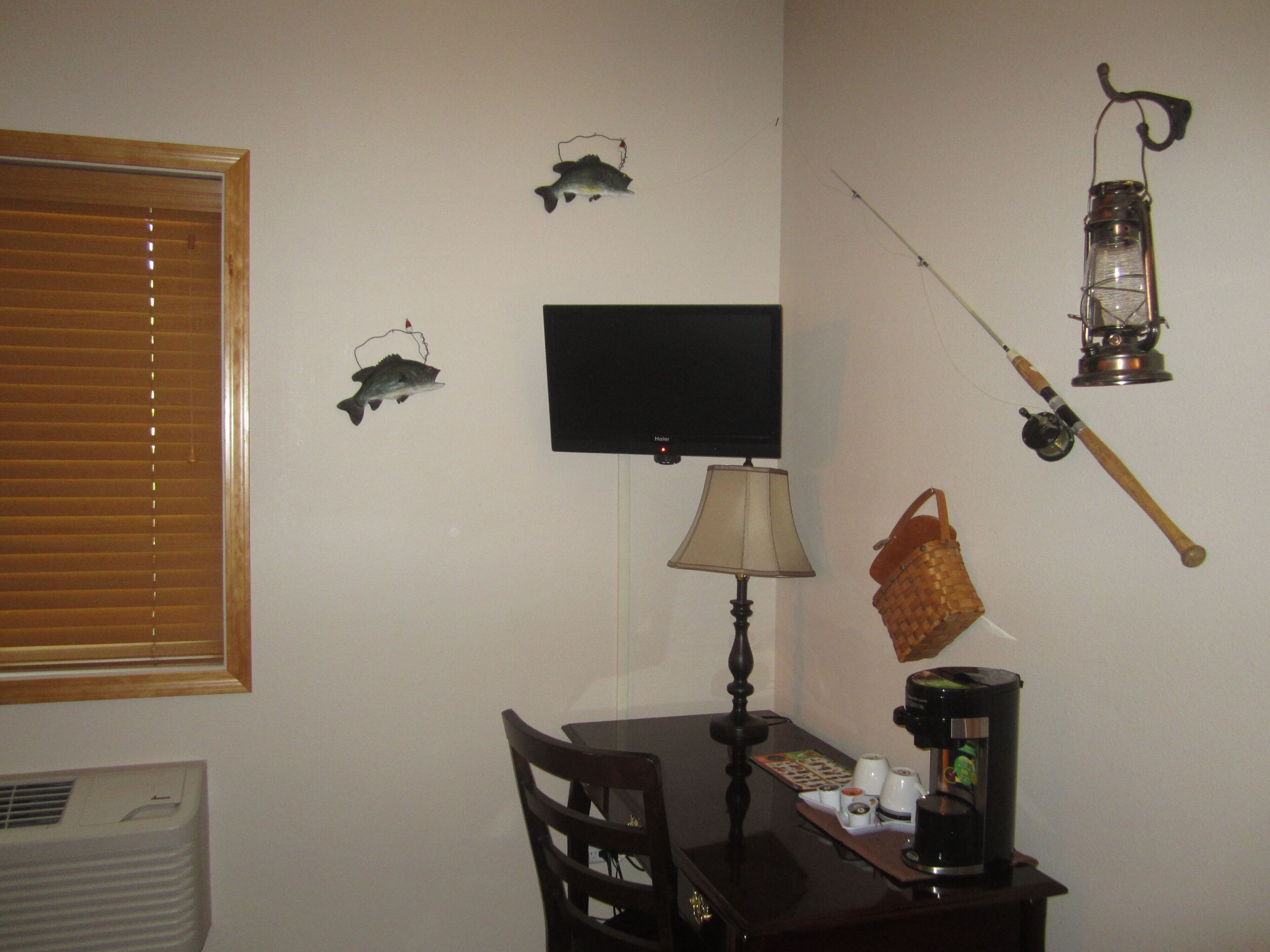 Room 4 @ Montana's Wolf Creek Lodge