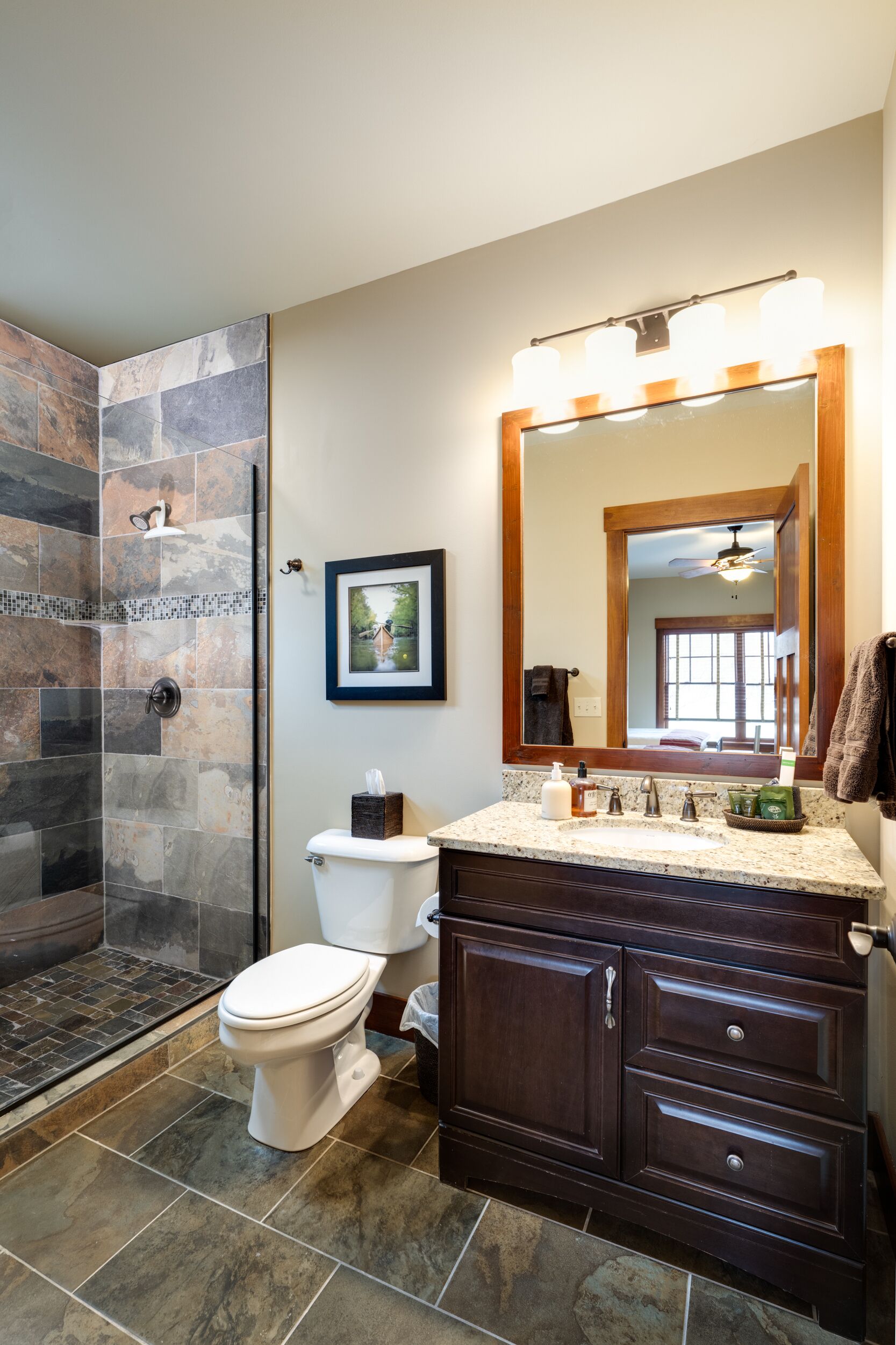 4 Bedroom Cottage, 6 miles from The Tunnel of Trees at True North Golf Club