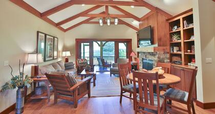Private PET FRIENDLY 4 Bedroom-4 Bath Cottage Near Ski Resorts! Harbor Springs