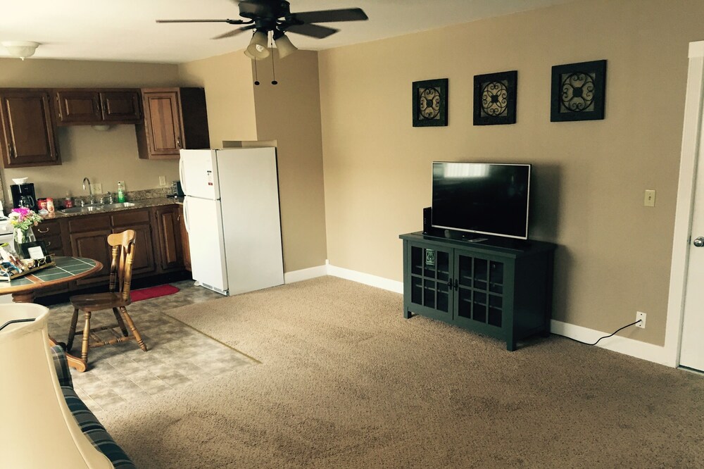 Experience The Lofts – Amazing View, Modern Comforts, Historical Charm!