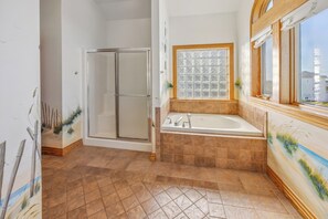Toallas, jabón, papel de baño 