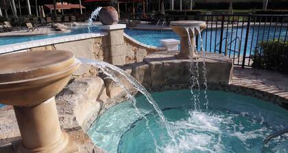 Amazing Bella Terra Condo - Business/Executive/Vacation/Family friendly!