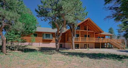 Exceptional Mountain Lodge in the Colorado Southern Rockies. Multifamily space!
