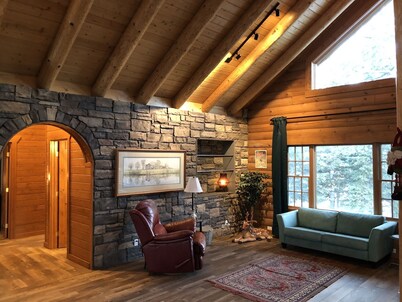 Exceptional Mountain Lodge in the Colorado Southern Rockies. Multifamily space!