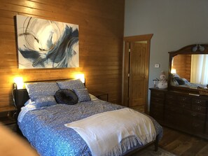 5 bedrooms, desk, free WiFi, bed sheets