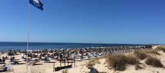 BEAUTIFUL APARTMENT A FEW STEPS FROM THE SEA AND IN A VERY PRETTY FISHING VILLAGE