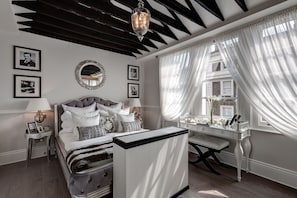 3 slaapkamers, een kluis op de kamer, een strijkplank/strijkijzer