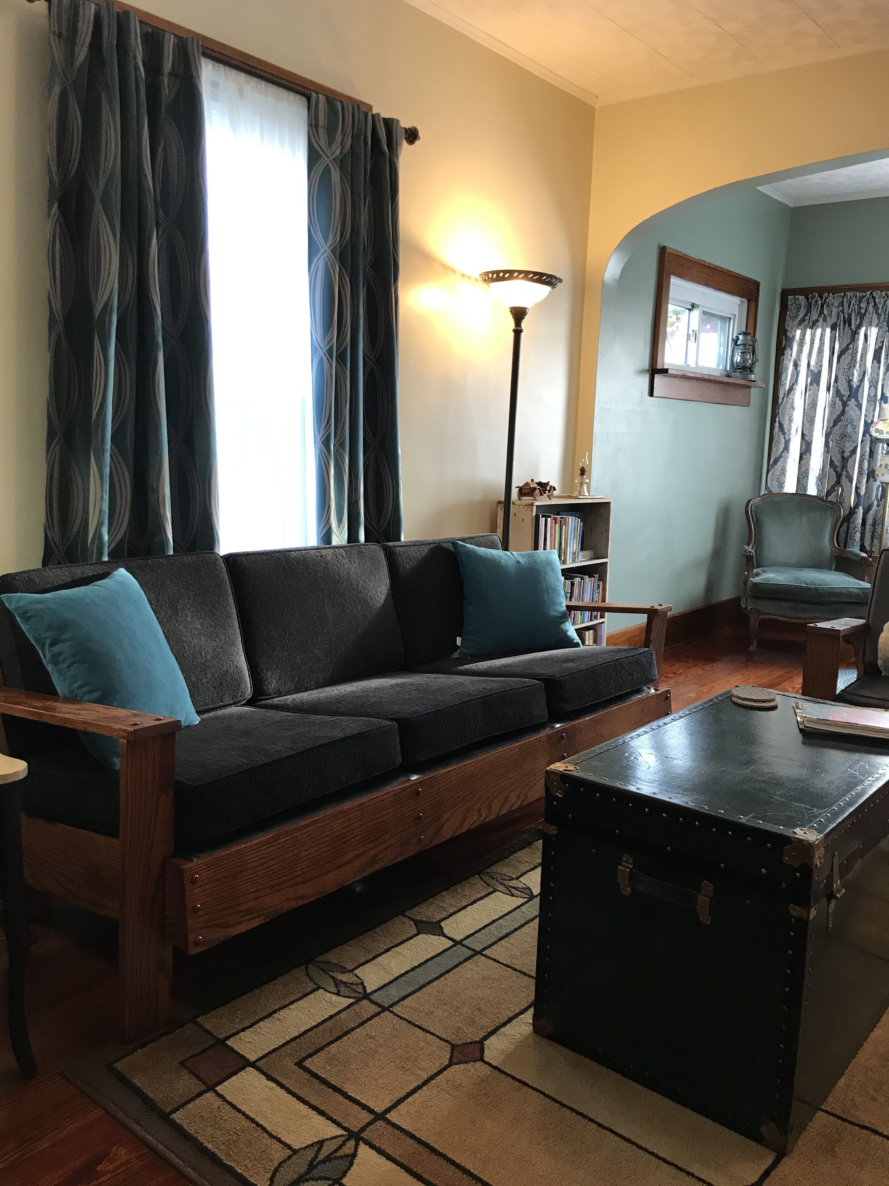 Smart TV, DVD player, books