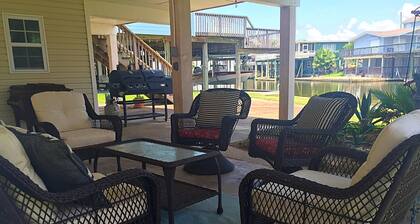 Large Panoramic Water View at Canal Crossing!