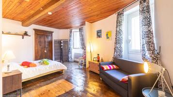 3 Schlafzimmer, Bügeleisen/Bügelbrett, Reisekinderbett, Bettwäsche