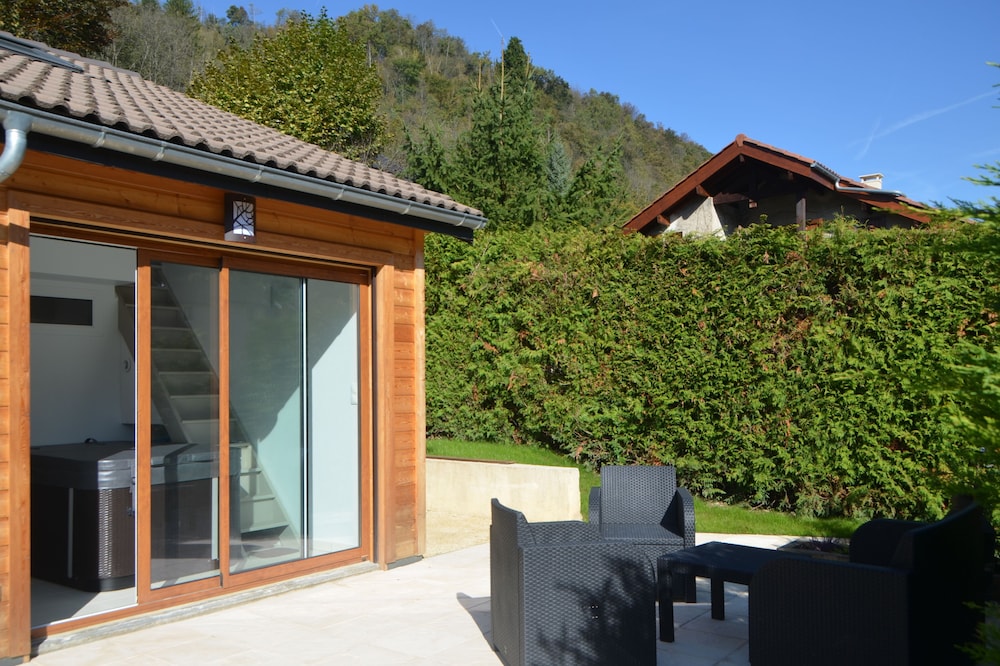uriage Rental with jacuzzi and terraces