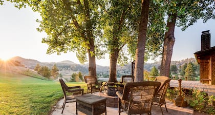 SCENIC HIDDEN VIEW ESTATE Next to the Missouri River