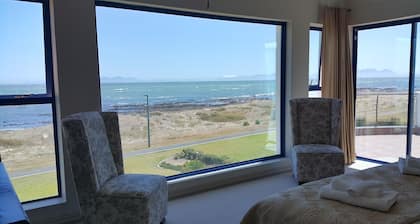 DĂšs l'instant oĂč vous entrez VIP Beach Villa, l'atmosphĂšre est exaltante