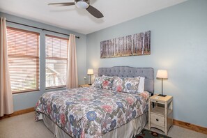 2 chambres, bureau, fer et planche à repasser, Wi-Fi gratuit