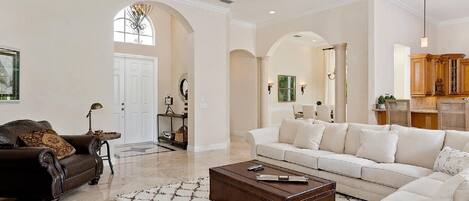 Smart TV, tenis de mesa, libros y videoteca