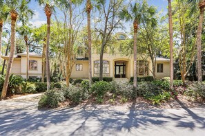 Exterior - 9 Beach Lagoon ~ Luxury 6Br Private Home, 3rd Row from Sea Pines Beach! (Hilton Head Island)
