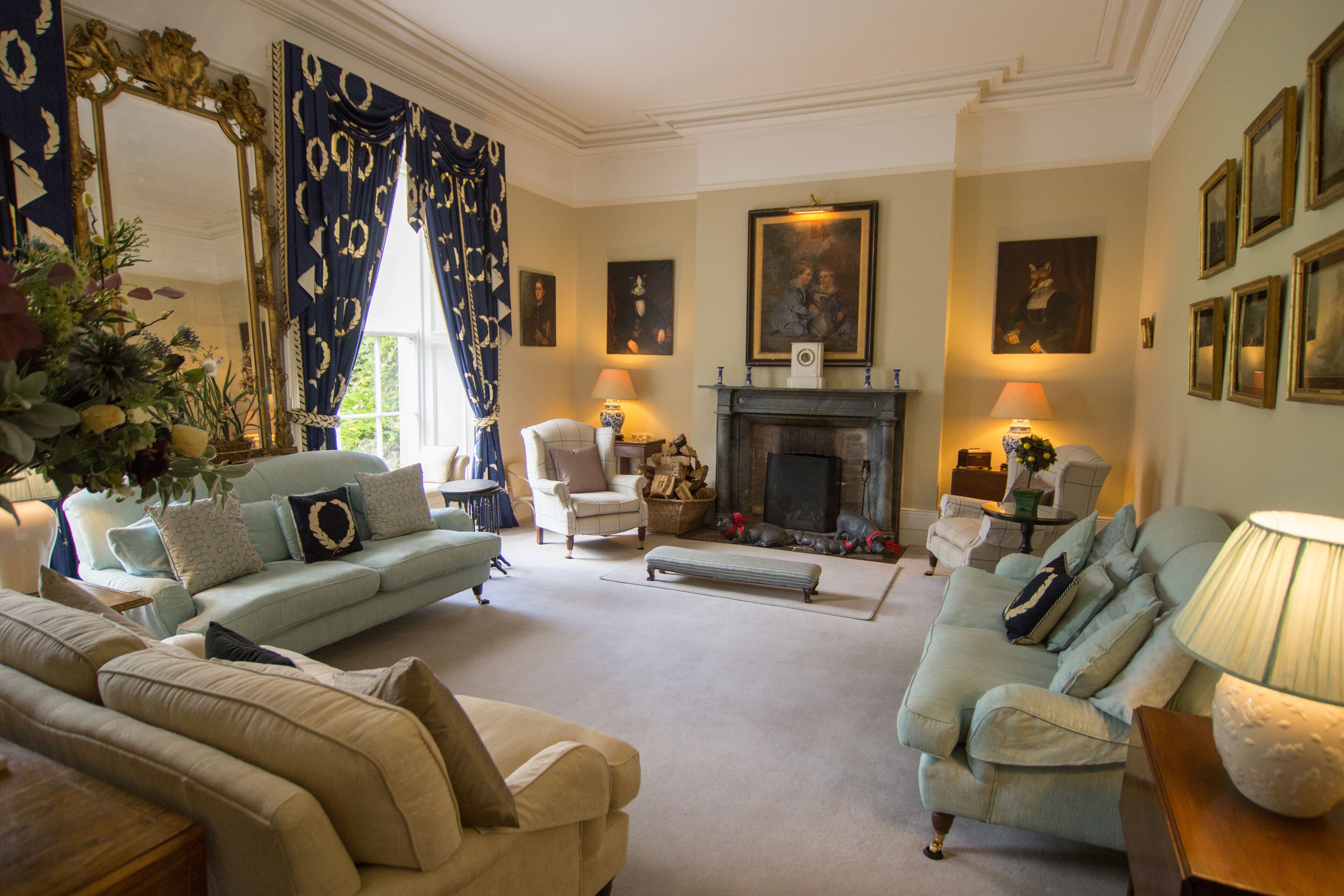 Luxury accommodation for up to 30 guests in 15 en suite rooms near Killarney