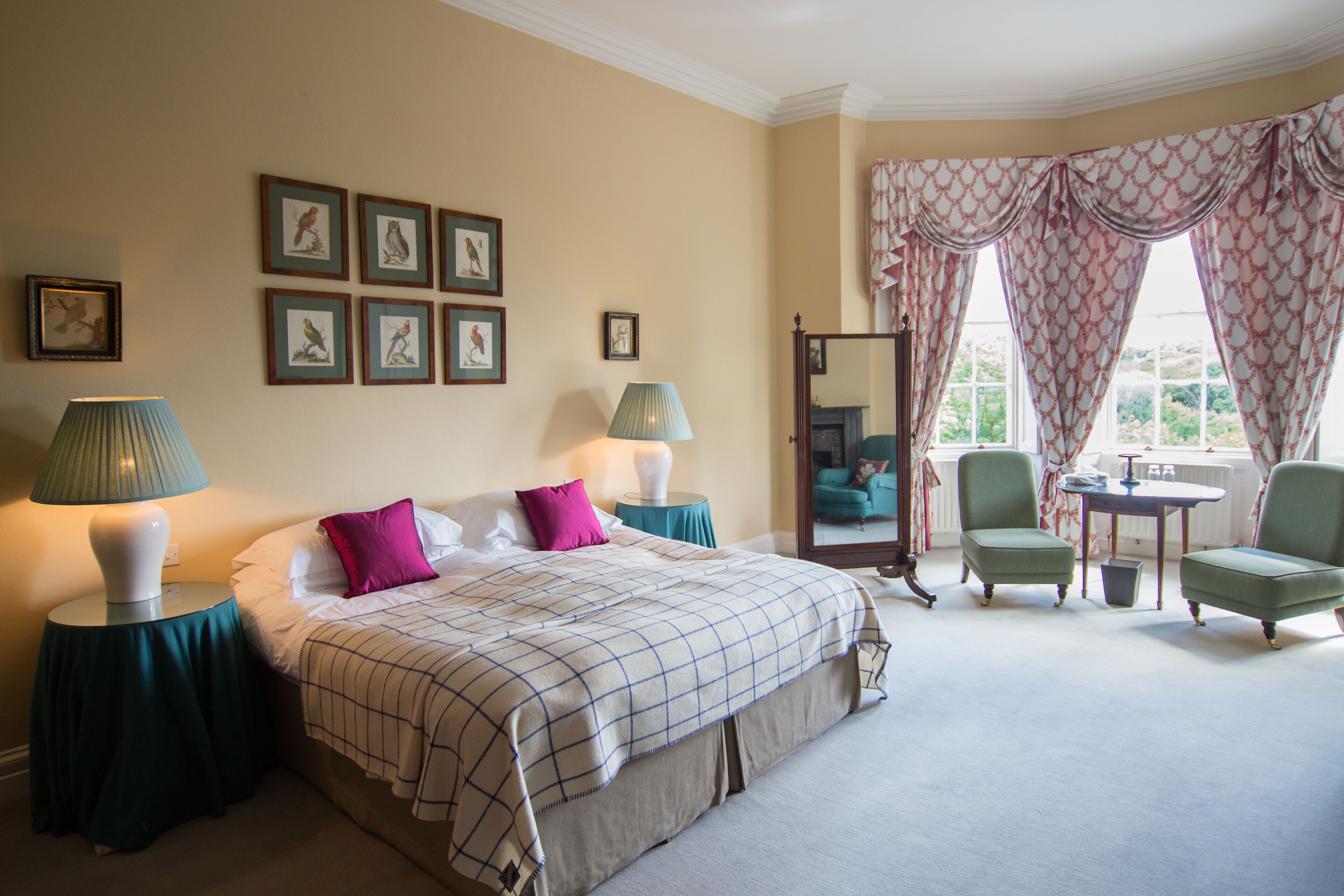Luxury accommodation for up to 30 guests in 15 en suite rooms near Killarney