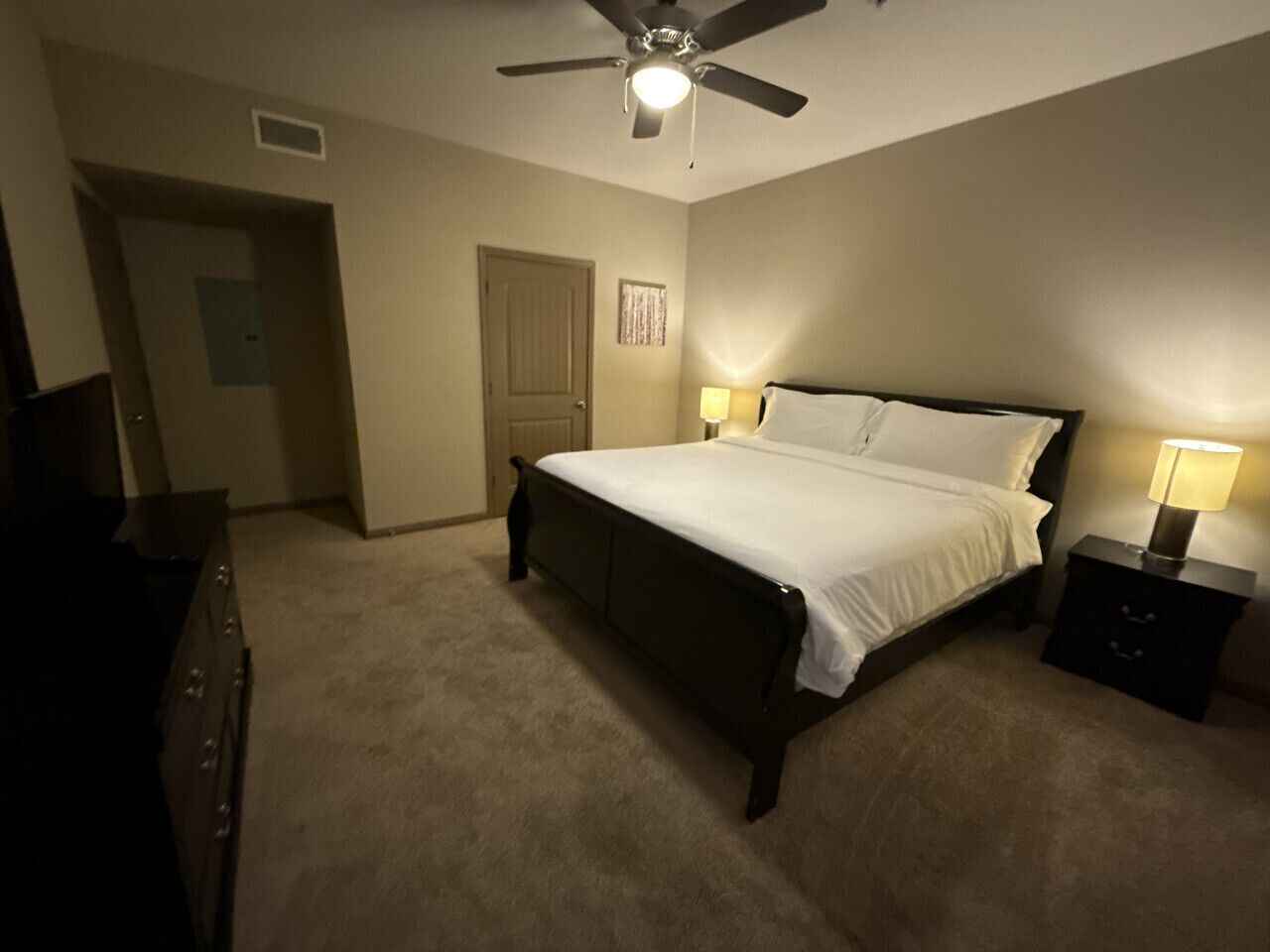 3 bedrooms, iron/ironing board, WiFi, bed sheets