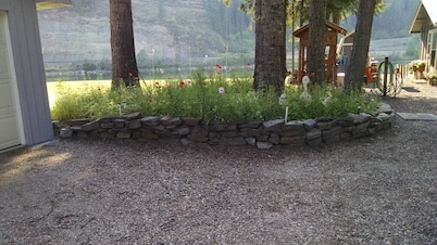 A Cabin On The River<br>Three days minimum<br>Closed from October 15th to April 1