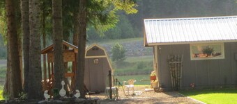 A Cabin On The River<br>Three days minimum<br>Closed from October 15th to April 1