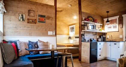 SWEET HILL COUNTRY CABIN täydellisessä paikassa; helppo pääsy! Nukkuu 4-6!