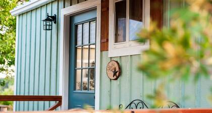 SWEET HILL COUNTRY CABIN täydellisessä paikassa; helppo pääsy! Nukkuu 4-6!