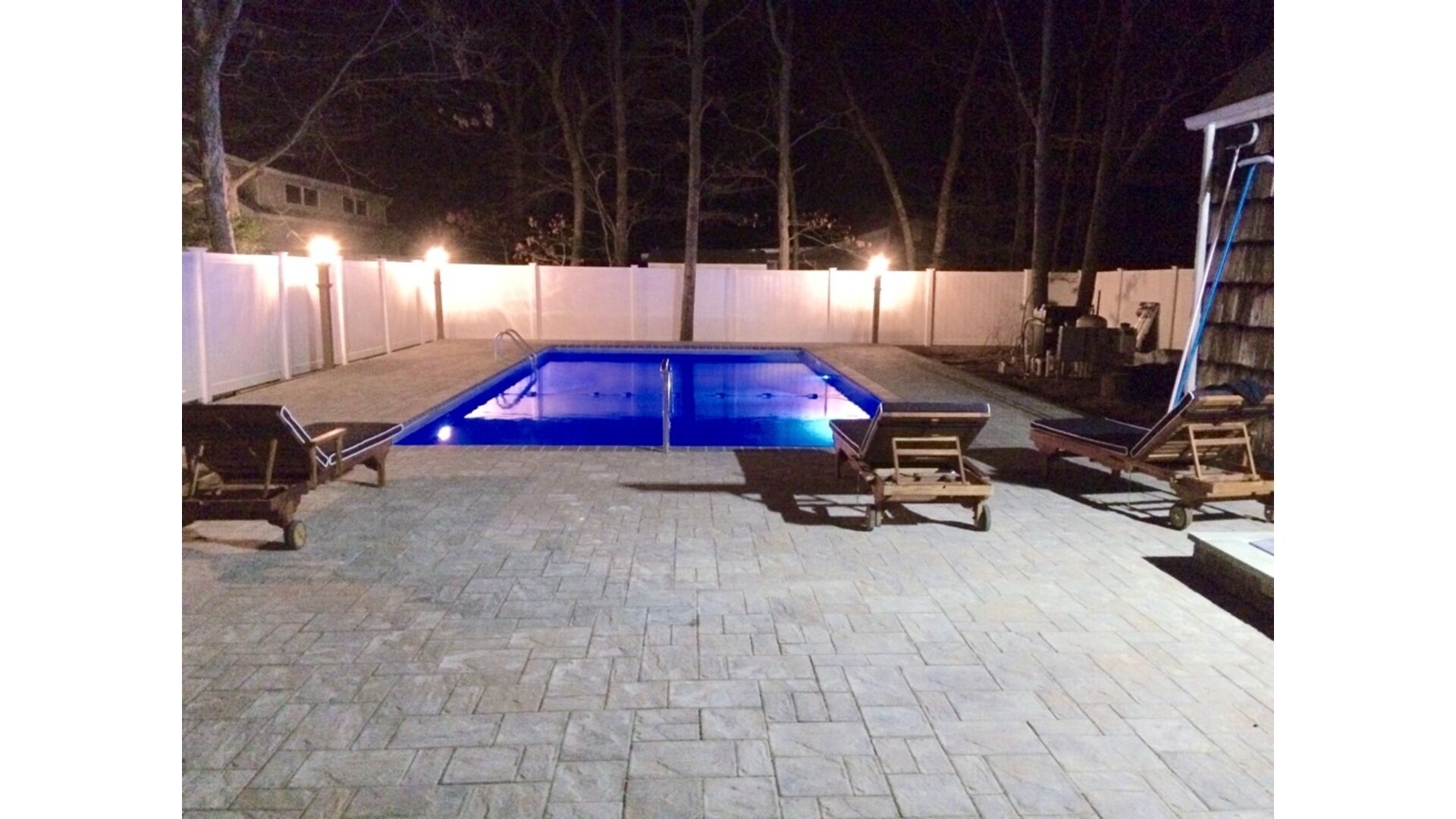 Resort Style Backyard/ Chalet all Newly Renovated/Heated Private pool