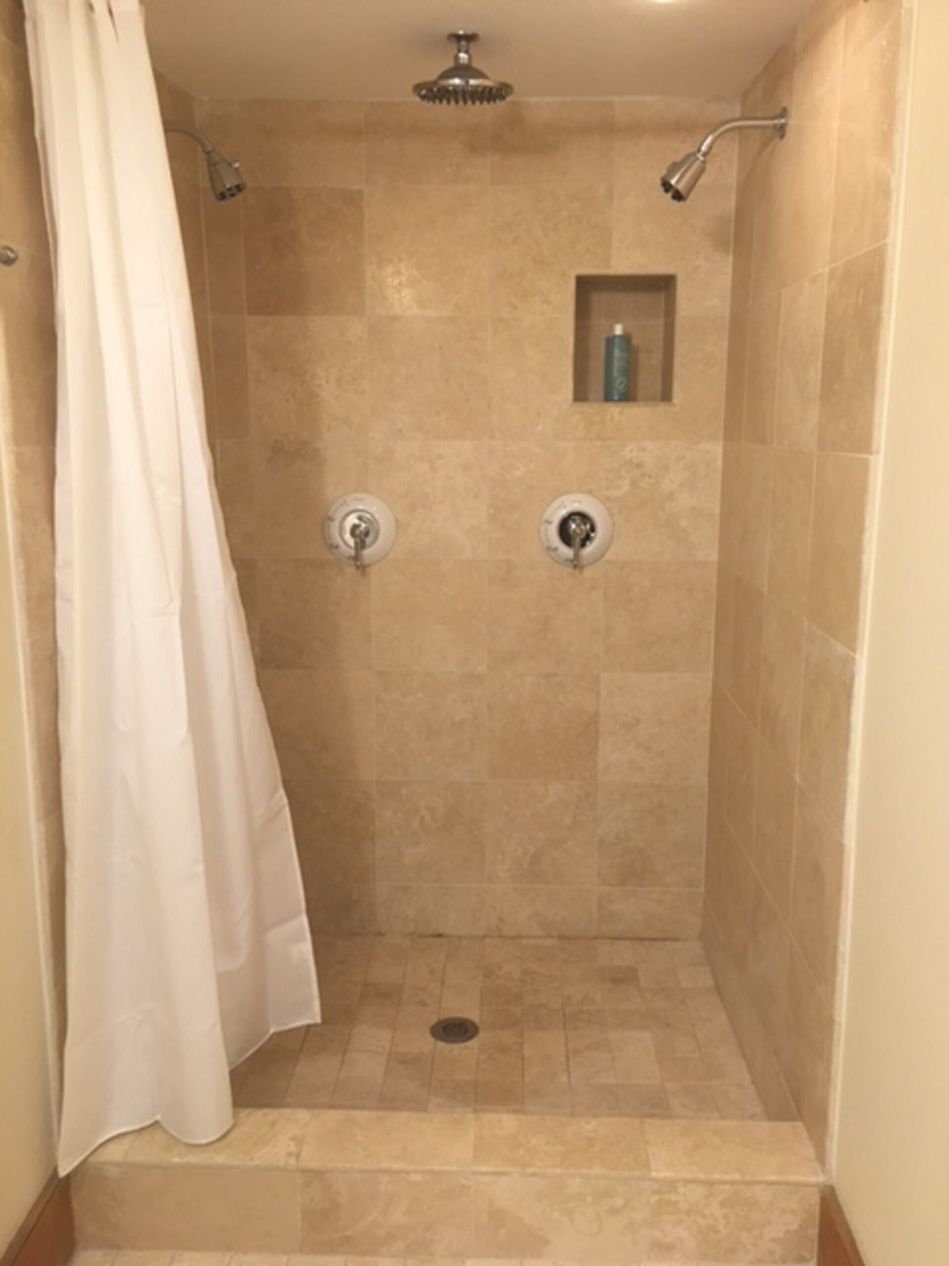 Historic Townhouse With Modern Amenities, Ideal Location in Center of Boston