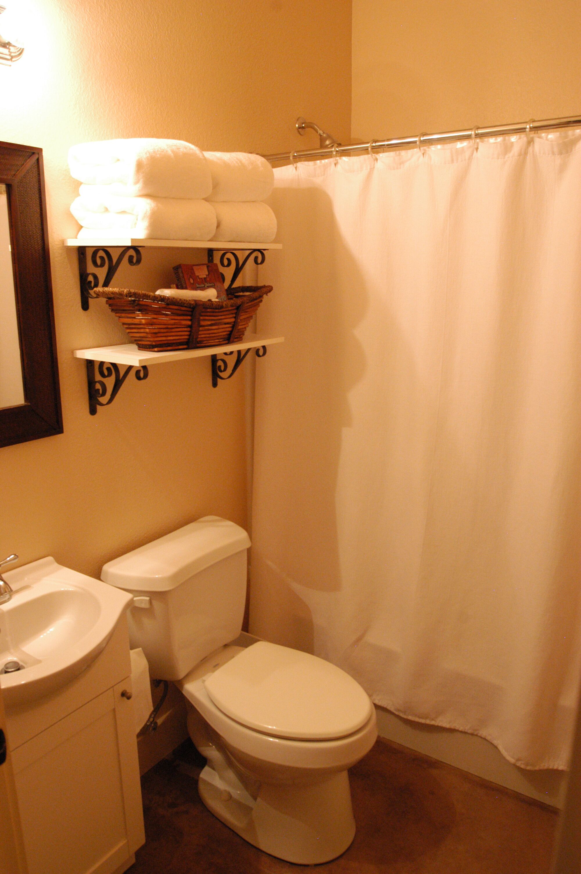 Lake Texoma Family Getaway, GREAT for large groups and kids. "Wonderful Escape!"