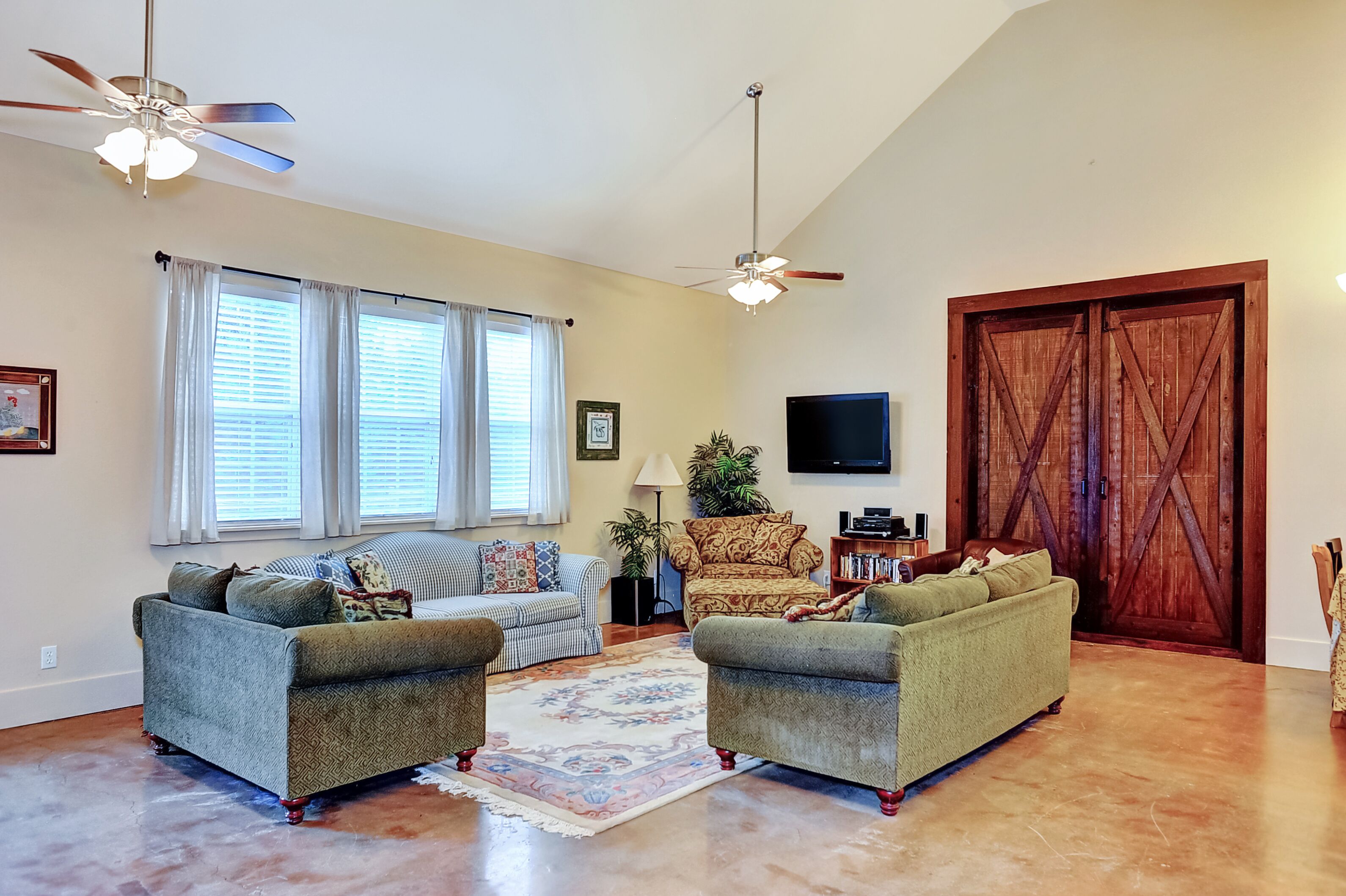 Lake Texoma Family Getaway, GREAT for large groups and kids. "Wonderful Escape!"