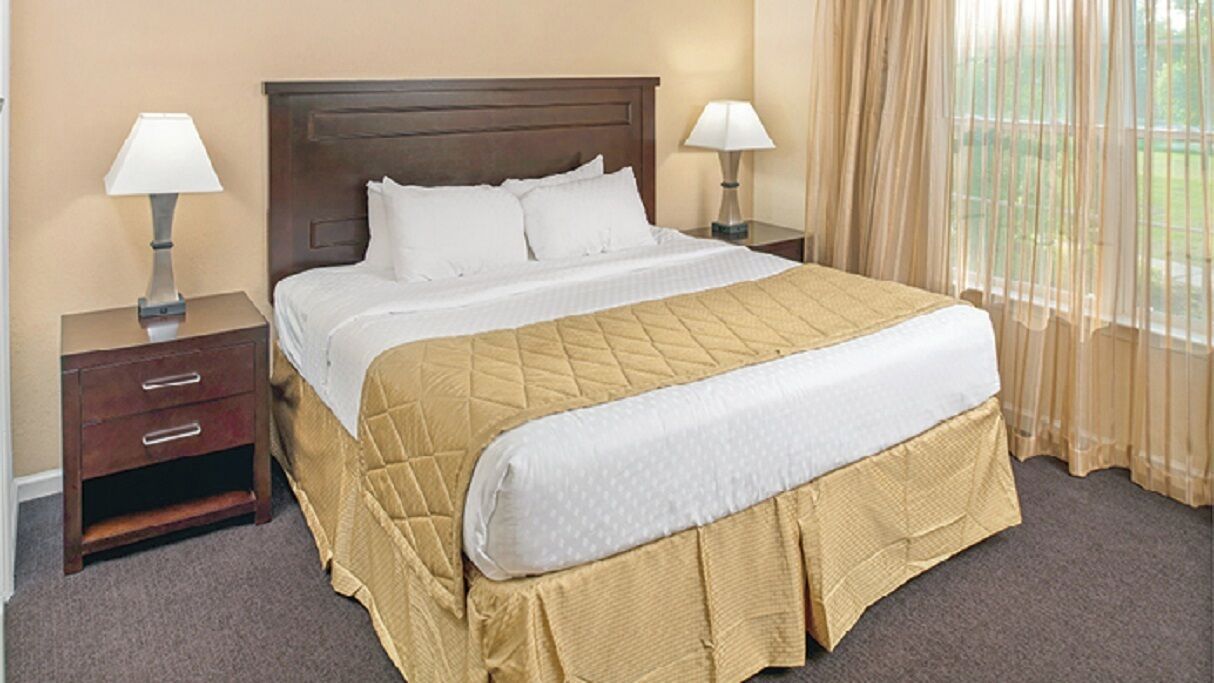 4 Bedroom Vacation Condo-Indoor Pool-In Room Fireplace-Sleeps 12!