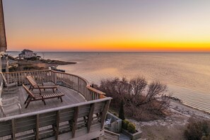 Terrace/patio - Soundfront w/ Saltwater Pool, Hot Tub, Elevator, Game Room, Windsports Access (Rodanthe)