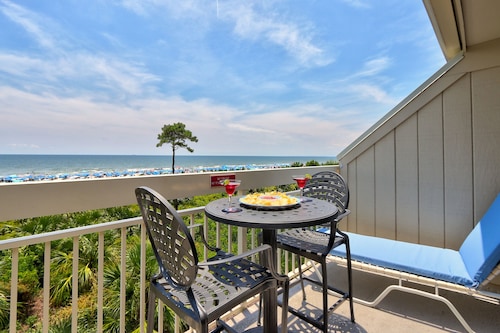 316 Breakers-Direct Ocean Front View-Updated & Highly Rated for Cleanliness

