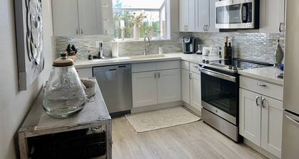 Kaunis esteetön merinäköala. SYYSKUUN alennus 2850