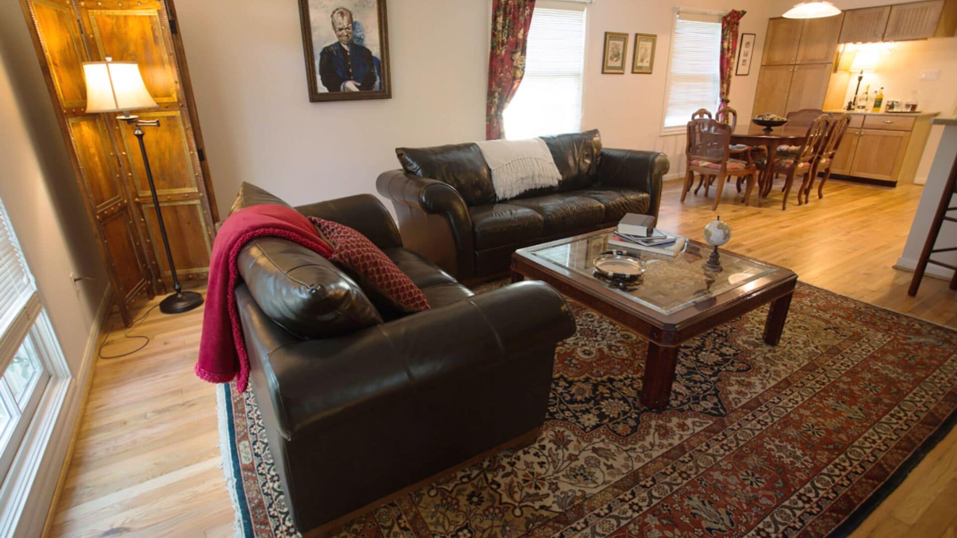 Home away from home / Luxury in the Heart of Houston 8 mins to Med center/ NRG