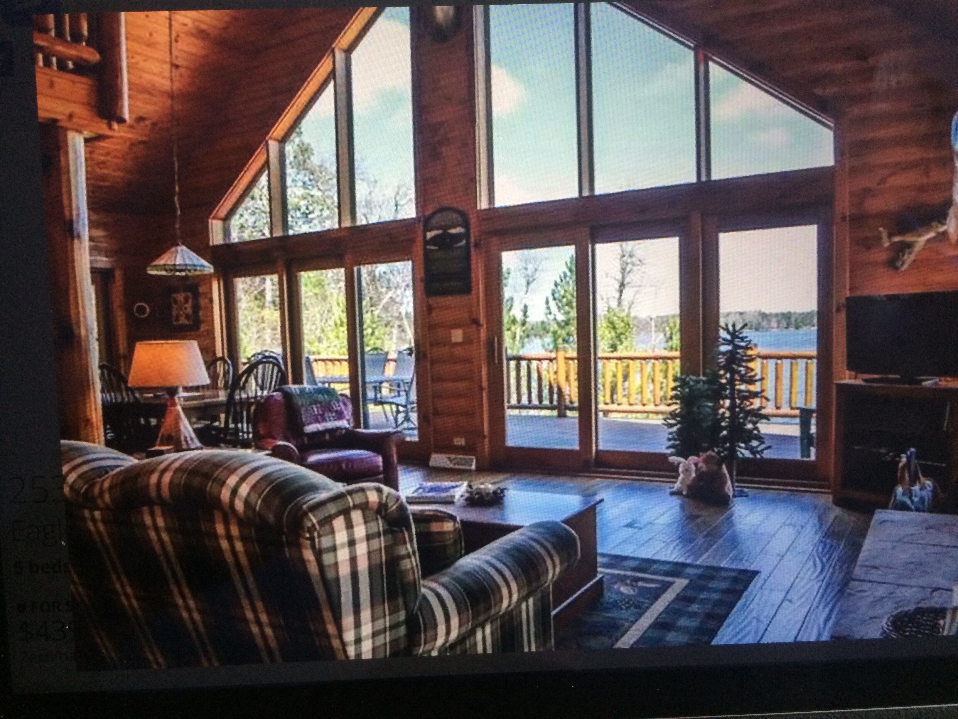 Beautiful 5 Bedroom 3 Bath Log Cabin, Sleeps 14 Near Eagle River& St.Germain Wi.