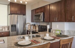 Fridge, microwave, oven, stovetop - Ocean View Retreat (Waiʻanae)