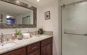 Hair dryer, towels - Ocean View Retreat (Waiʻanae)