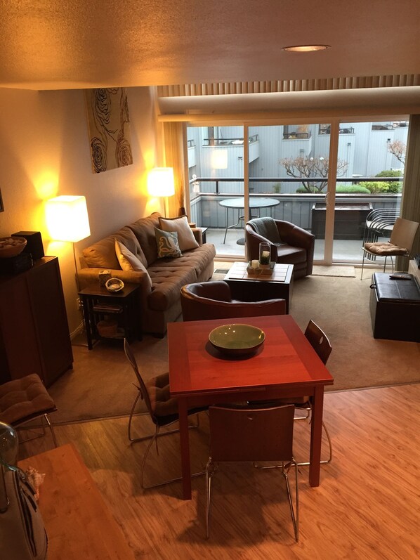 TV - Beautiful Condo with excellent Birch Bay view!! (Blaine)