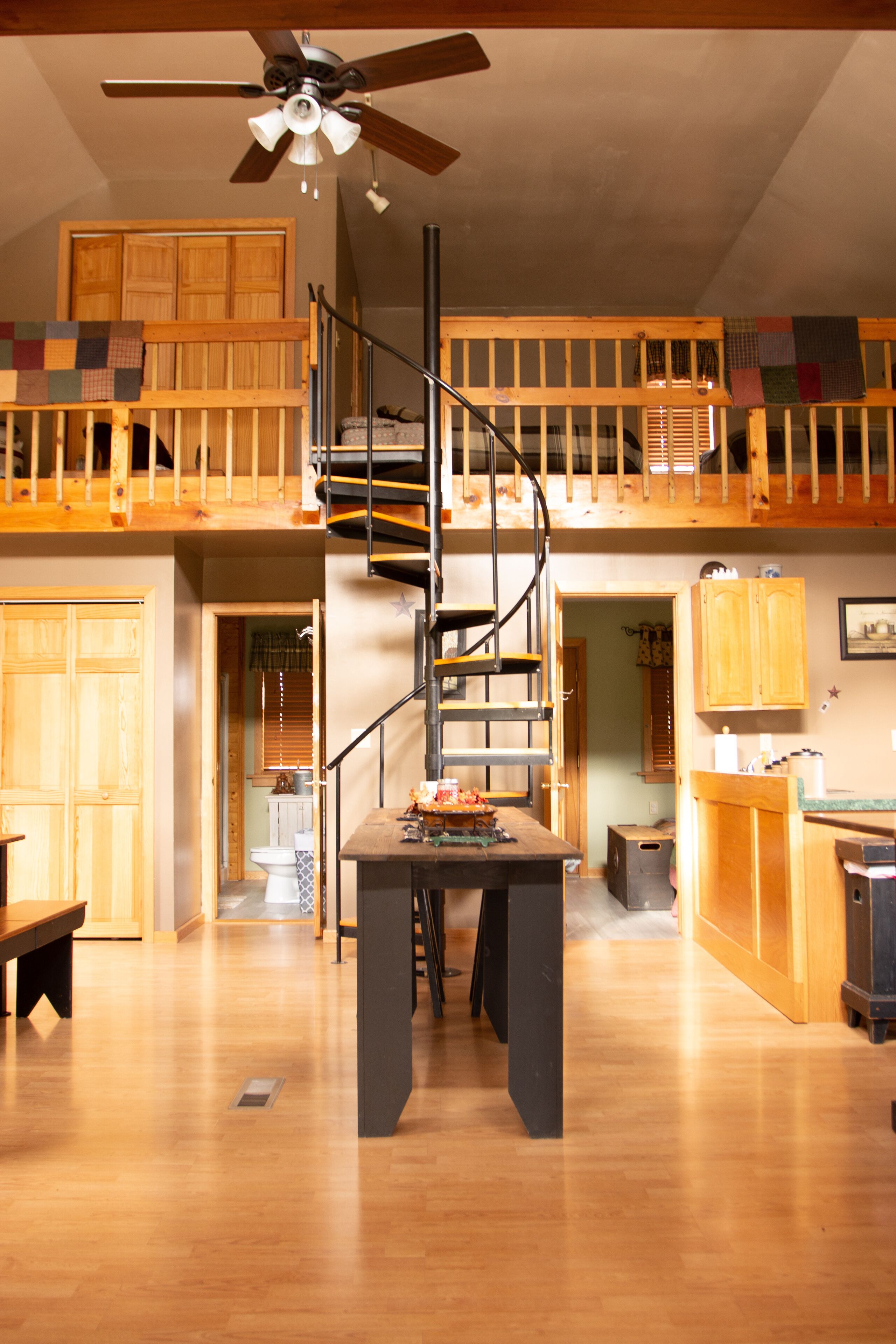 Large Family Home Located 1 Mile From Aitch Boat Launch On Raystown Lake