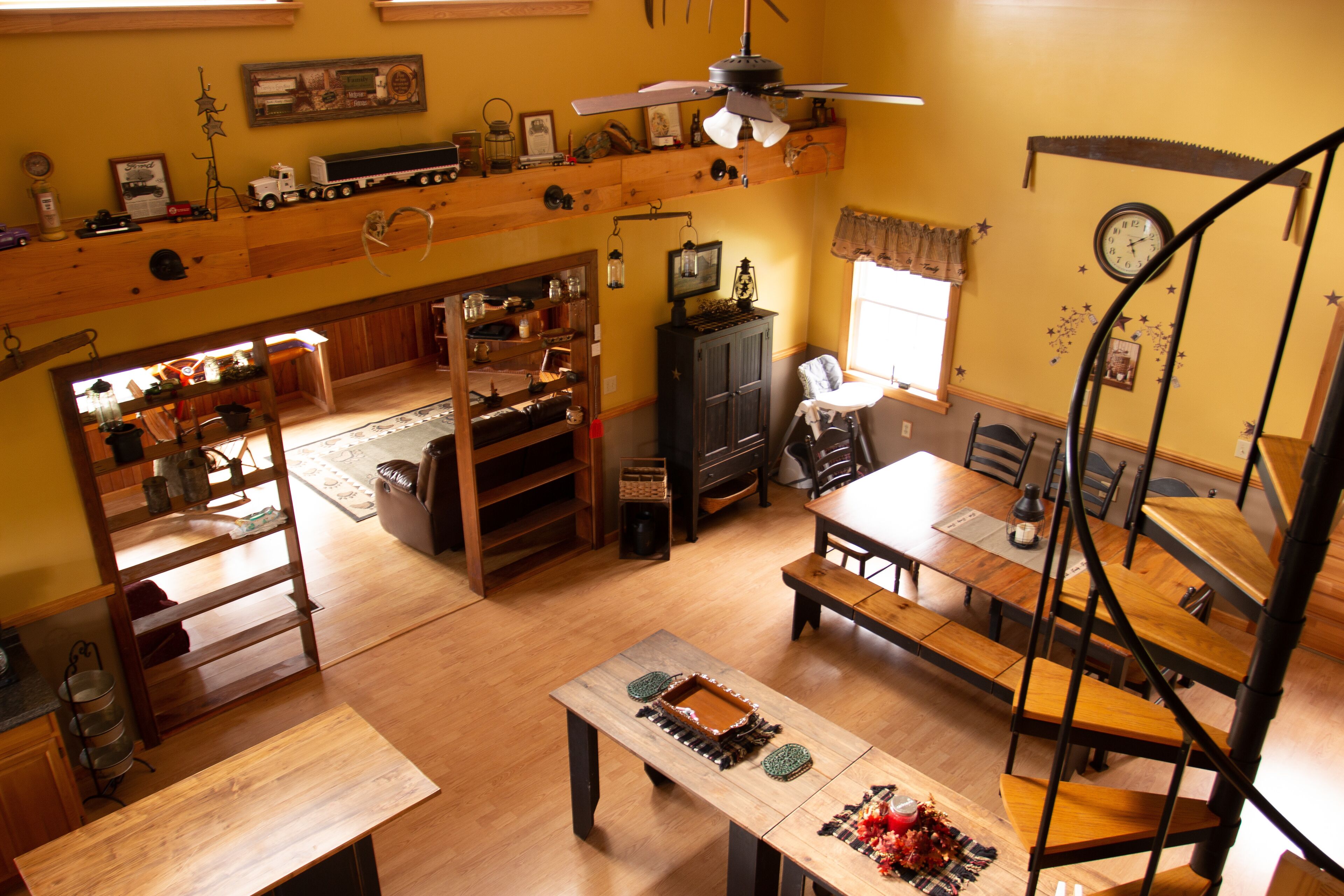 Large Family Home Located 1 Mile From Aitch Boat Launch On Raystown Lake