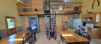 Large Family Home Located 1 Mile From Aitch Boat Launch On Raystown Lake