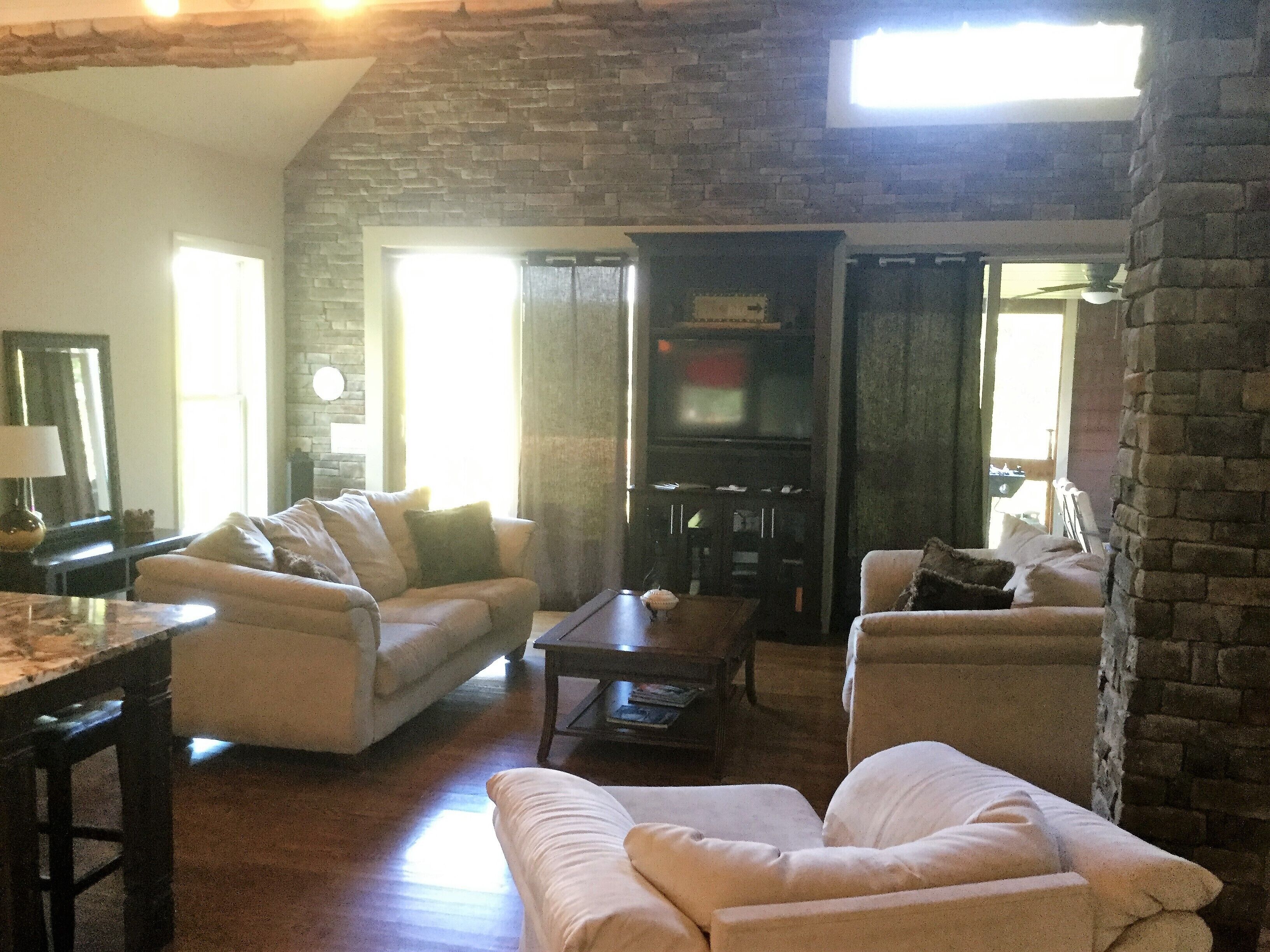 The Honeymoon Suite 1 
