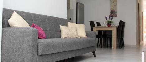 Téléviseur connecté, livres, sélection de films