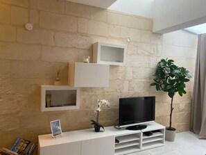 Interior - Entire home. Private entrance. 5 minutes walk to shops and sea front.  (Sliema)